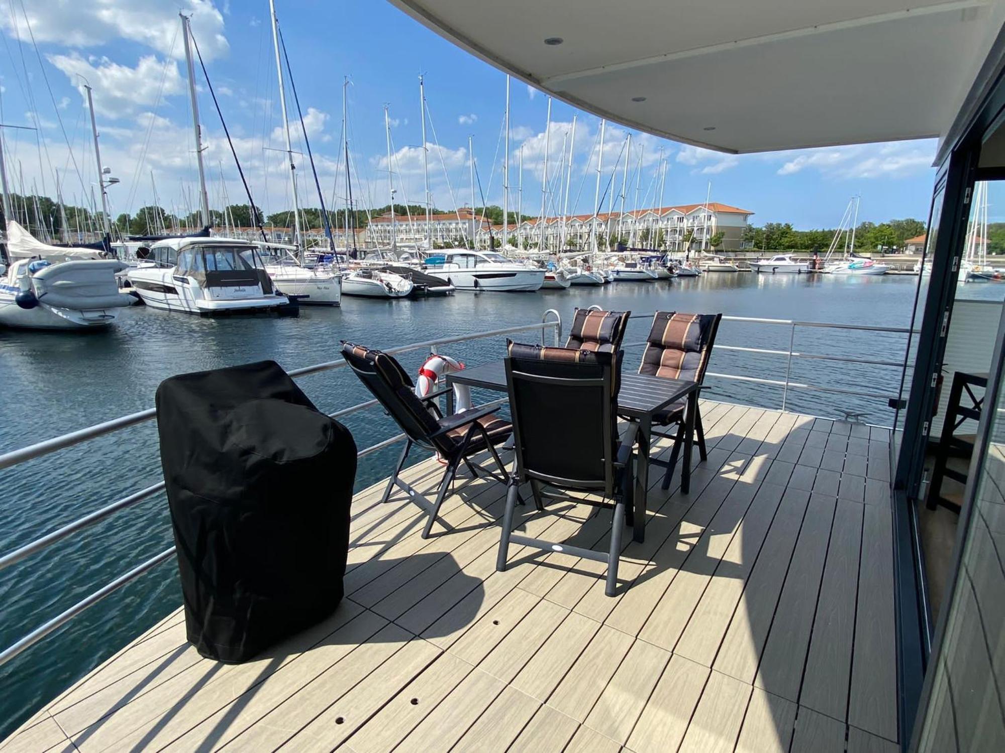 Urlaub Auf Dem Wasser Mit Einmaligen Ausblick - Well Hausboote Boltenhagen 10 מראה חיצוני תמונה