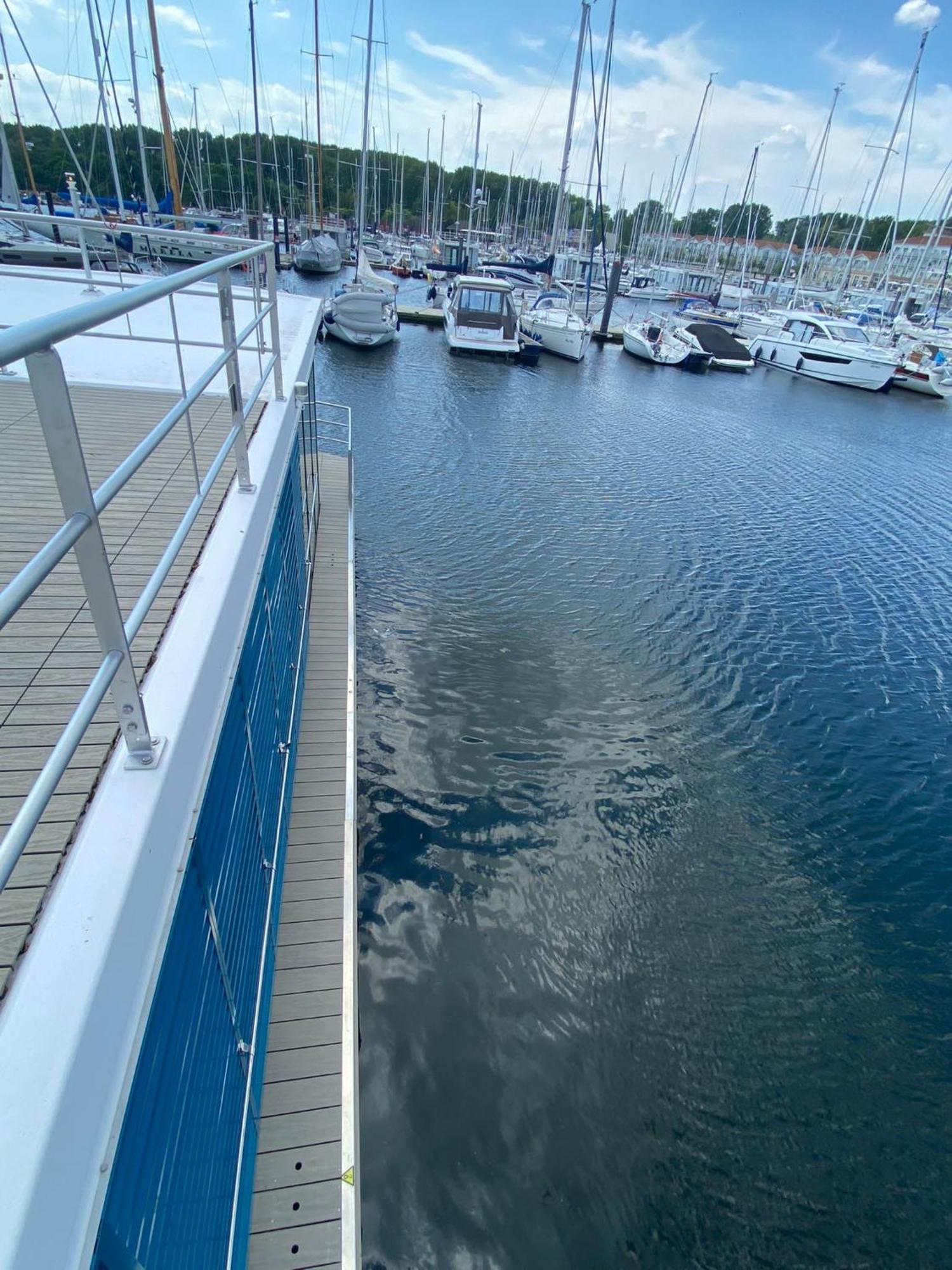 Urlaub Auf Dem Wasser Mit Einmaligen Ausblick - Well Hausboote Boltenhagen 10 מראה חיצוני תמונה